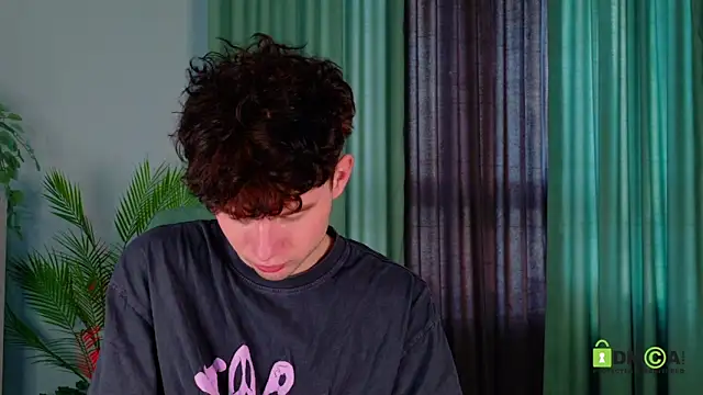 moon Gloww online show from 03/25/26, 01:33