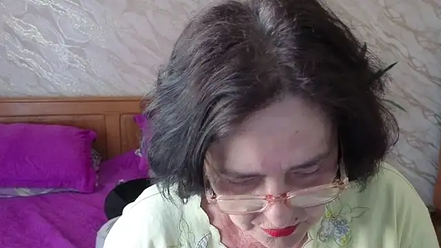Snapshot of xMaryxAnne chatting on 05/06/26, 11:15 xMaryxAnne online show from 05/06/26, 11:15