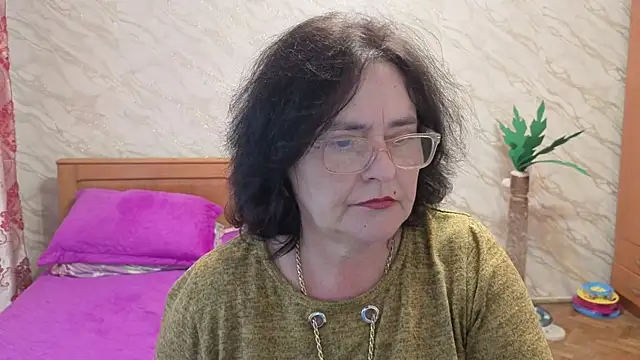 Snapshot of xMaryxAnne chatting on 05/24/26, 05:18 xMaryxAnne online show from 05/24/26, 05:18