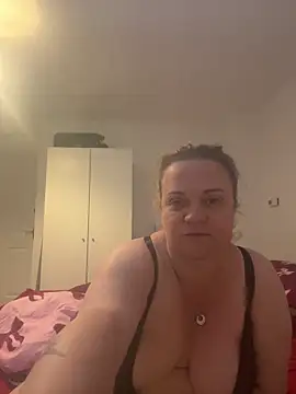 Snapshot of Piper_Milf_36 chatting on 05/19/26, 02:12 Piper Milf 36 online show from 05/19/26, 02:12