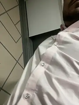 hassuniii online show from 02/25/26, 07:23