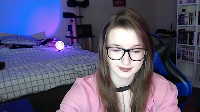 LunaXcherry online show from 04/01/26, 04:48