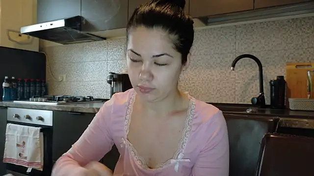 Snapshot of Sofimoon26 chatting on 02/15/26, 10:25 Sofimoon26 online show from 02/15/26, 10:25