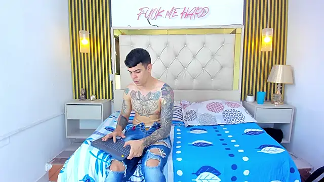 Adventurous Boys online show from 03/16/26, 06:12