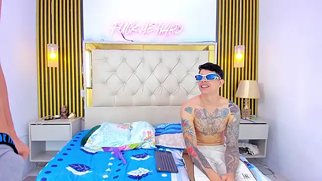 Adventurous Boys online show from 04/06/26, 06:09