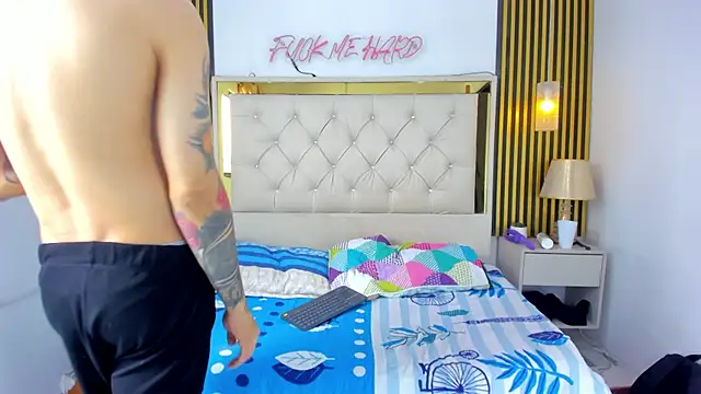 Adventurous Boys online show from 04/10/26, 06:12