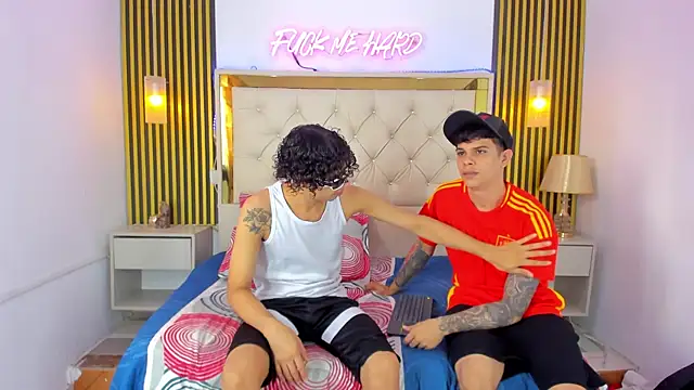 Adventurous Boys online show from 04/21/26, 06:01