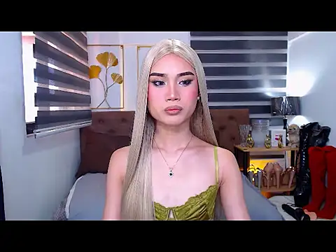 Snapshot of JuicyCockThea chatting on 05/01/26, 03:33 JuicyCockThea online show from 05/01/26, 03:33