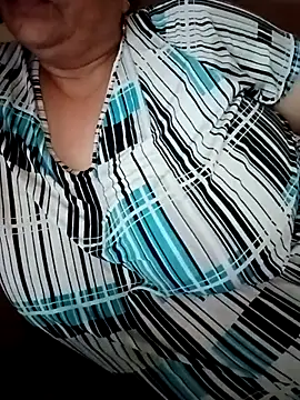 Snapshot of Simran_008 chatting on 07/09/26, 03:32 Simran 008 online show from 07/09/26, 03:32