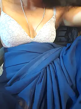 Snapshot of manu_sexy_ chatting on 02/15/26, 11:12 manu sexy online show from 02/15/26, 11:12