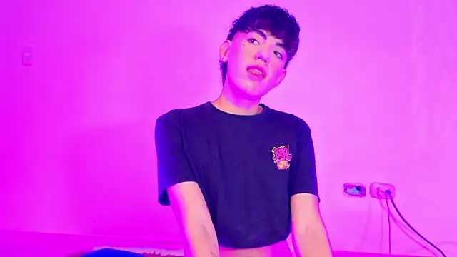 max femboy online show from 05/28/26, 05:49