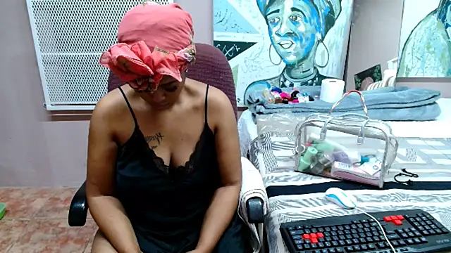 TyraHotxxx online show from 04/13/26, 04:29