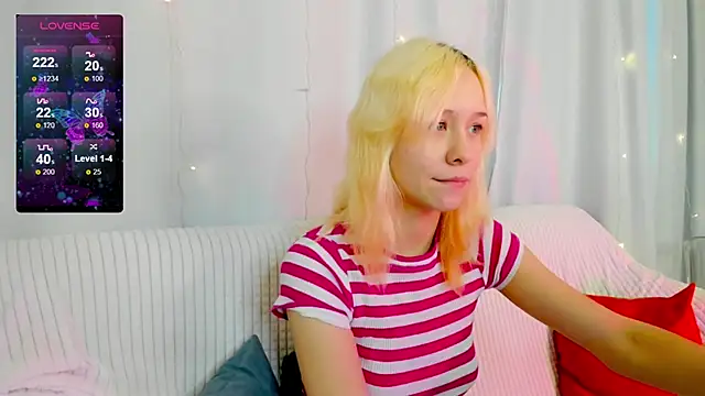 Snapshot of EmilyTrase chatting on 03/02/26, 01:30 EmilyTrase online show from 03/02/26, 01:30