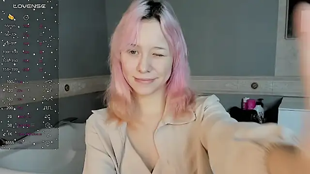 EmilyTrase online show from 04/10/26, 01:11