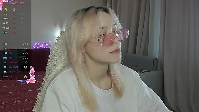 EmilyTrase online show from 04/24/26, 01:19