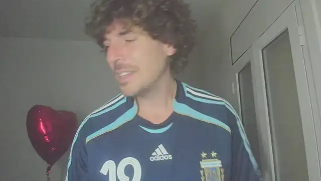 Snapshot of joaquin420_hot chatting on 02/13/26, 10:39 joaquin420 hot online show from 02/13/26, 10:39