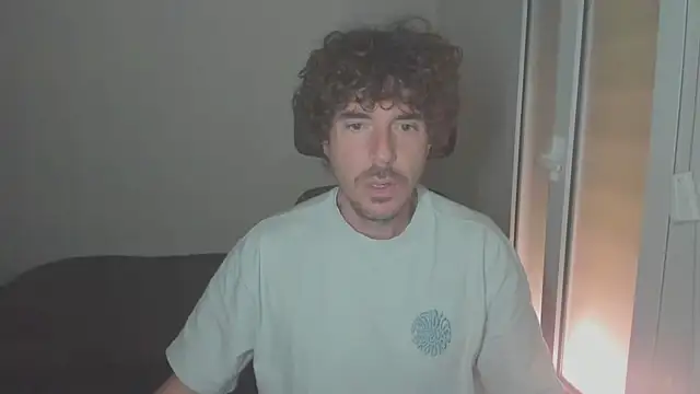 Snapshot of joaquin420_hot chatting on 02/15/26, 10:25 joaquin420 hot online show from 02/15/26, 10:25