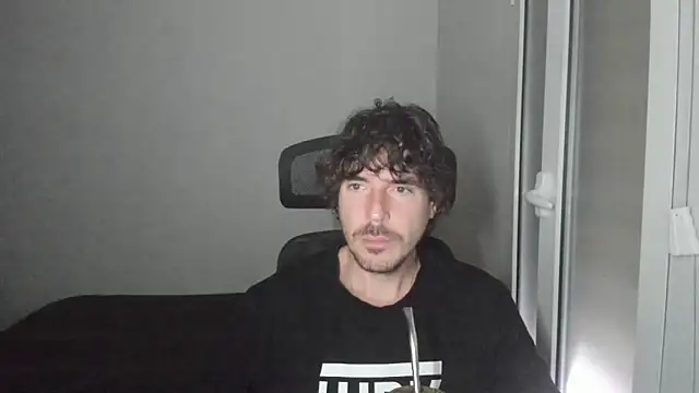 Snapshot of joaquin420_hot chatting on 02/17/26, 03:29 joaquin420 hot online show from 02/17/26, 03:29