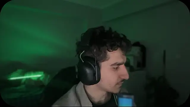 Snapshot of enesbabakral chatting on 02/10/26, 01:43 enesbabakral online show from 02/10/26, 01:43