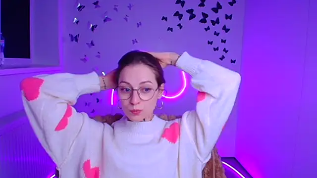 Snapshot of Esmi_Winter chatting on 02/19/26, 06:31 Esmi Winter online show from 02/19/26, 06:31