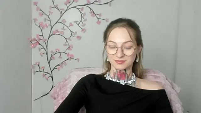 Esmi Winter online show from 03/26/26, 06:46