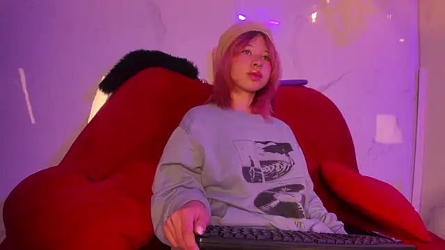 Snapshot of kitty_gang_ chatting on 02/16/26, 01:29 kitty gang online show from 02/16/26, 01:29