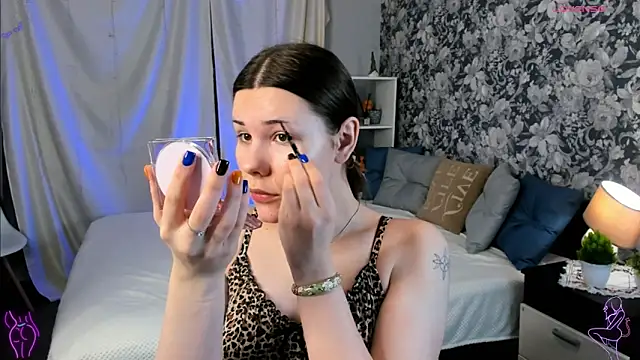 Coraline kitty online show from 02/16/26, 05:36