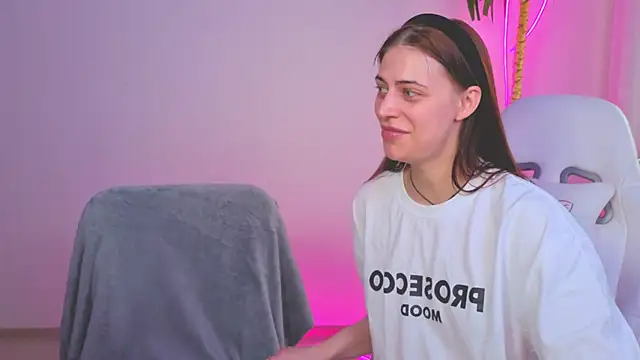 Sofia Plump online show from 04/21/26, 09:59