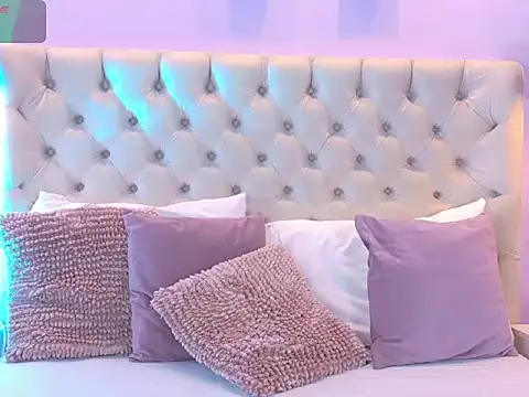 Snapshot of Ema_Jackson chatting on 02/15/26, 01:20 Ema Jackson online show from 02/15/26, 01:20