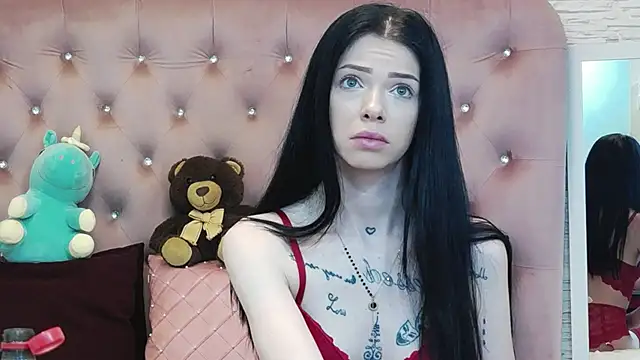 PeachyElla26 online show from 02/11/26, 05:34