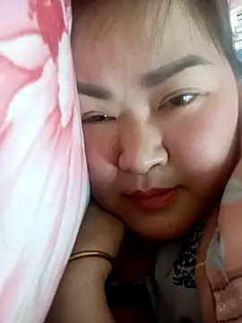 Snapshot of Kee-kimlee chatting on 02/11/26, 04:23 Kee-kimlee online show from 02/11/26, 04:23