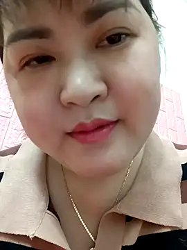 Snapshot of Kee-kimlee chatting on 02/18/26, 02:40 Kee-kimlee online show from 02/18/26, 02:40