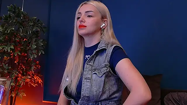 DeeaVIP online show from 04/21/26, 04:52