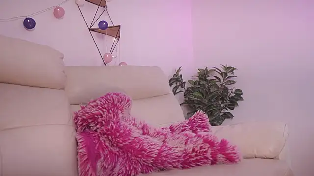 Shopie Colucci online show from 03/10/26, 08:47