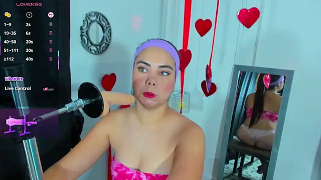 Snapshot of emily_prettygirl chatting on 02/27/26, 01:00 emily prettygirl online show from 02/27/26, 01:00