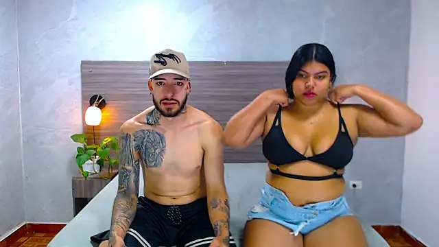 Snapshot of Paulina_And_Tayron chatting on 02/14/26, 12:46 Paulina And Tayron online show from 02/14/26, 12:46