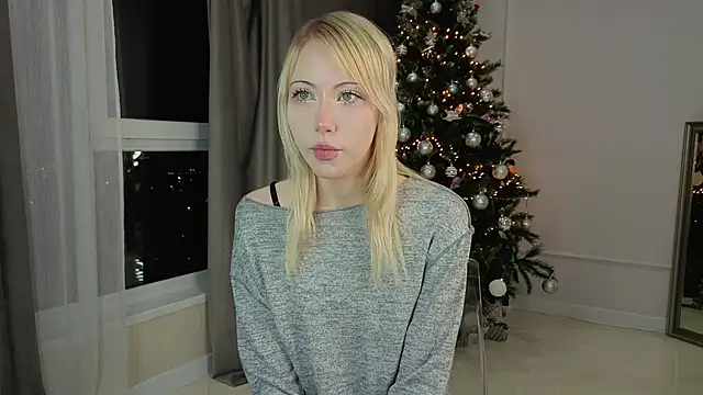 Snapshot of UWU_flower chatting on 02/11/26, 02:44 UWU flower online show from 02/11/26, 02:44