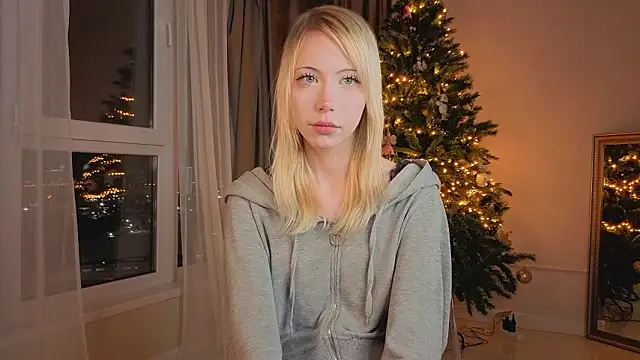 Snapshot of UWU_flower chatting on 02/17/26, 01:40 UWU flower online show from 02/17/26, 01:40