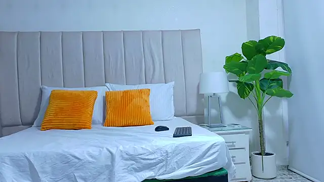 Snapshot of Brisa_Silva chatting on 02/21/26, 11:22 Brisa Silva online show from 02/21/26, 11:22