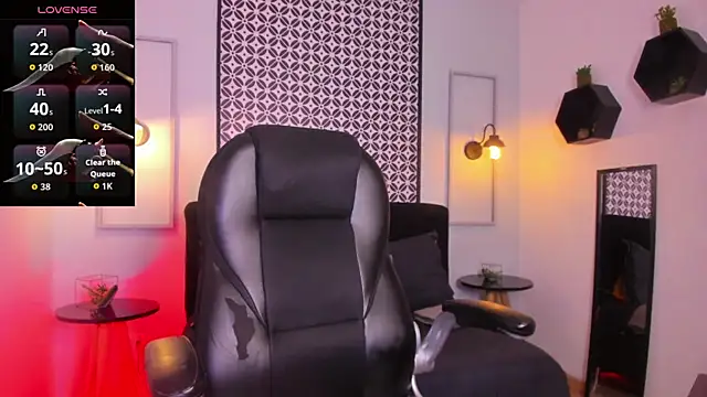 Snapshot of Lola_12_ chatting on 02/16/26, 01:18 Lola 12 online show from 02/16/26, 01:18