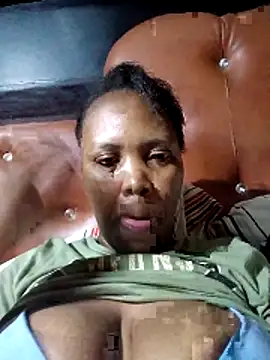 Snapshot of lovemore29 chatting on 02/21/26, 07:59 lovemore29 online show from 02/21/26, 07:59