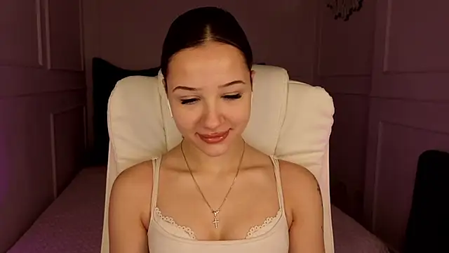 baby brunettee  online show from 03/05/26, 03:08