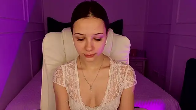 baby brunettee  online show from 03/23/26, 08:07