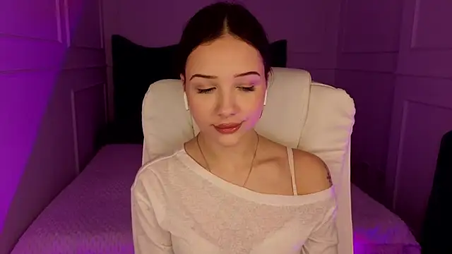 baby brunettee  online show from 03/28/26, 01:22