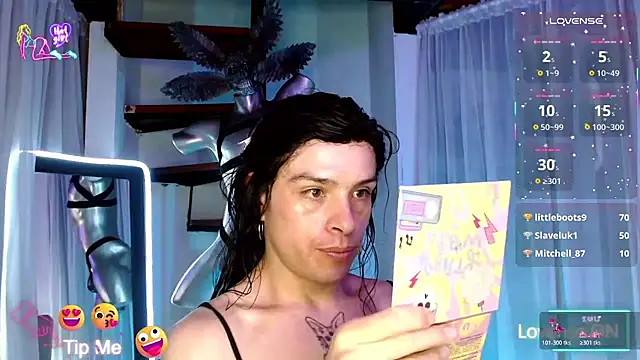 DanniHotBoy02 online show from 05/23/26, 12:49