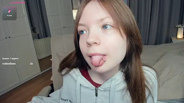 LavenderMitten online show from 04/19/26, 05:51