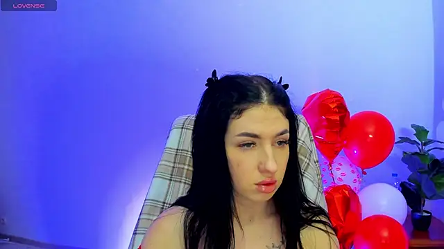 Snapshot of milanasky5 chatting on 02/21/26, 01:23 milanasky5 online show from 02/21/26, 01:23