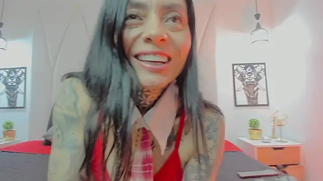 Mia Reyesjs online show from 03/11/26, 09:54