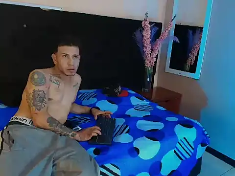 Snapshot of thonixxandluna chatting on 02/18/26, 08:27 thonixxandluna online show from 02/18/26, 08:27