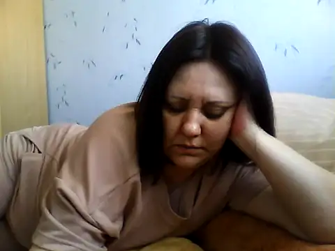 LockyCharm111 online show from 04/06/26, 05:52